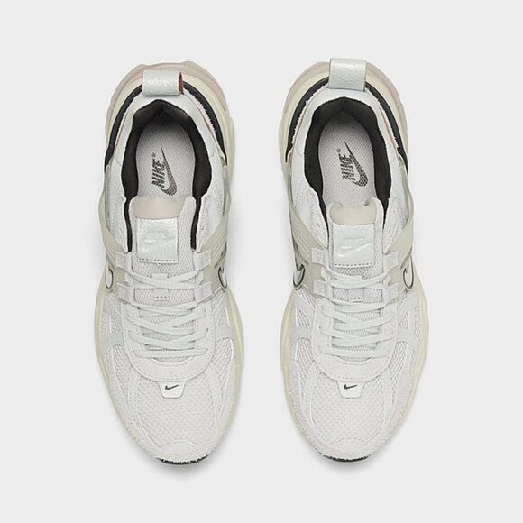 Nike Women's V2K Run Running Shoes - Pure Platinum Chrome FN6703-002 - Picture 11 of 13